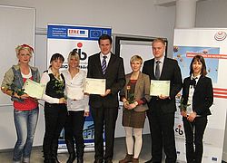 Die vier prämierten Gründer(teams): Mona Müller (3. Platz), Oskana Kaufmann und Franziska Völker (2. Platz), Tadeusz Stasicki und Maria Haun (1. Platz) sowie Christian Jähne und Claudia Lis (3. Platz) (v. l.)