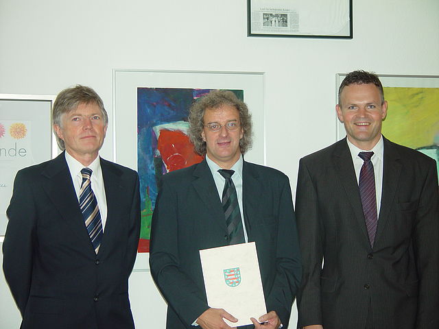Präsident Jörg Wagner begrüßt Dr.-Ing. Joachim Fischer (Mitte) als neuen Professor an der FHN; links: Dekan des Fachbereichs Ingenieurwissenschaften, Prof. Dr. Frank-Michael Dittes