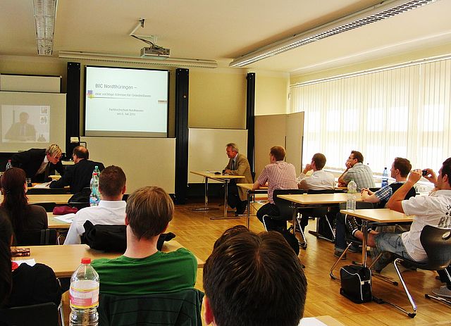 Studierende der Fachhochschule Nordhausen trafen per Videoübertragung auf Kommilitonen aus Osnabrück und Zittau