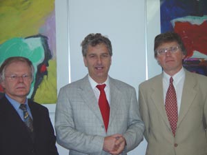 Foto (v.l.): Prof. Gille, Rektor Prof. Juckenack, Prof. Dittes