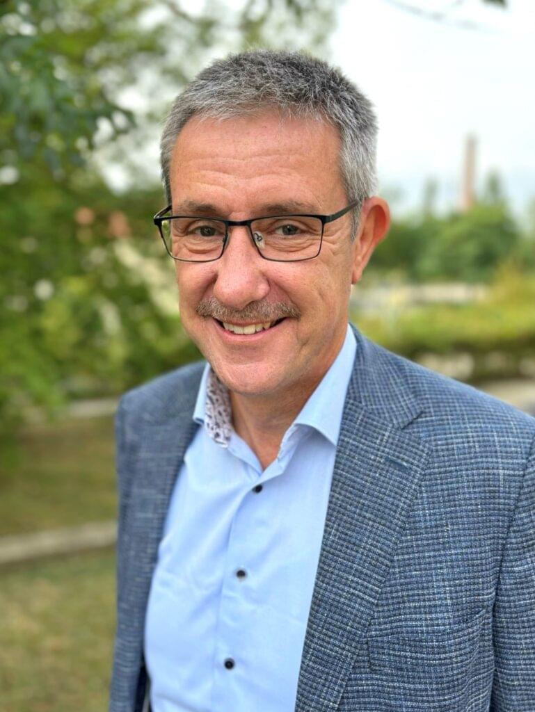 Prof._Dr_._Bernd_Schwien_