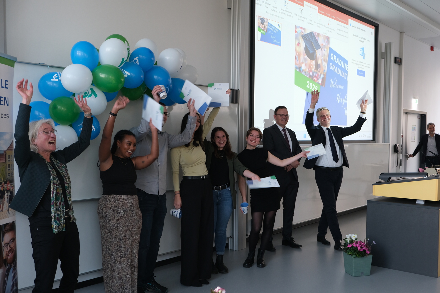 Feierliche Übergabe von Zertifikaten