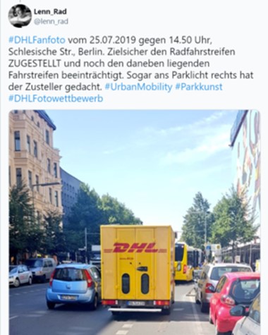 Screenshot eines kritischen Twitter-Beitrags (heute X) zum DHL-Fotowettbewerb: Ein Foto zeigt einen DHL-Transporter, der verbotswidrig auf einem Radfahrstreifen parkt und den Verkehr behindert.