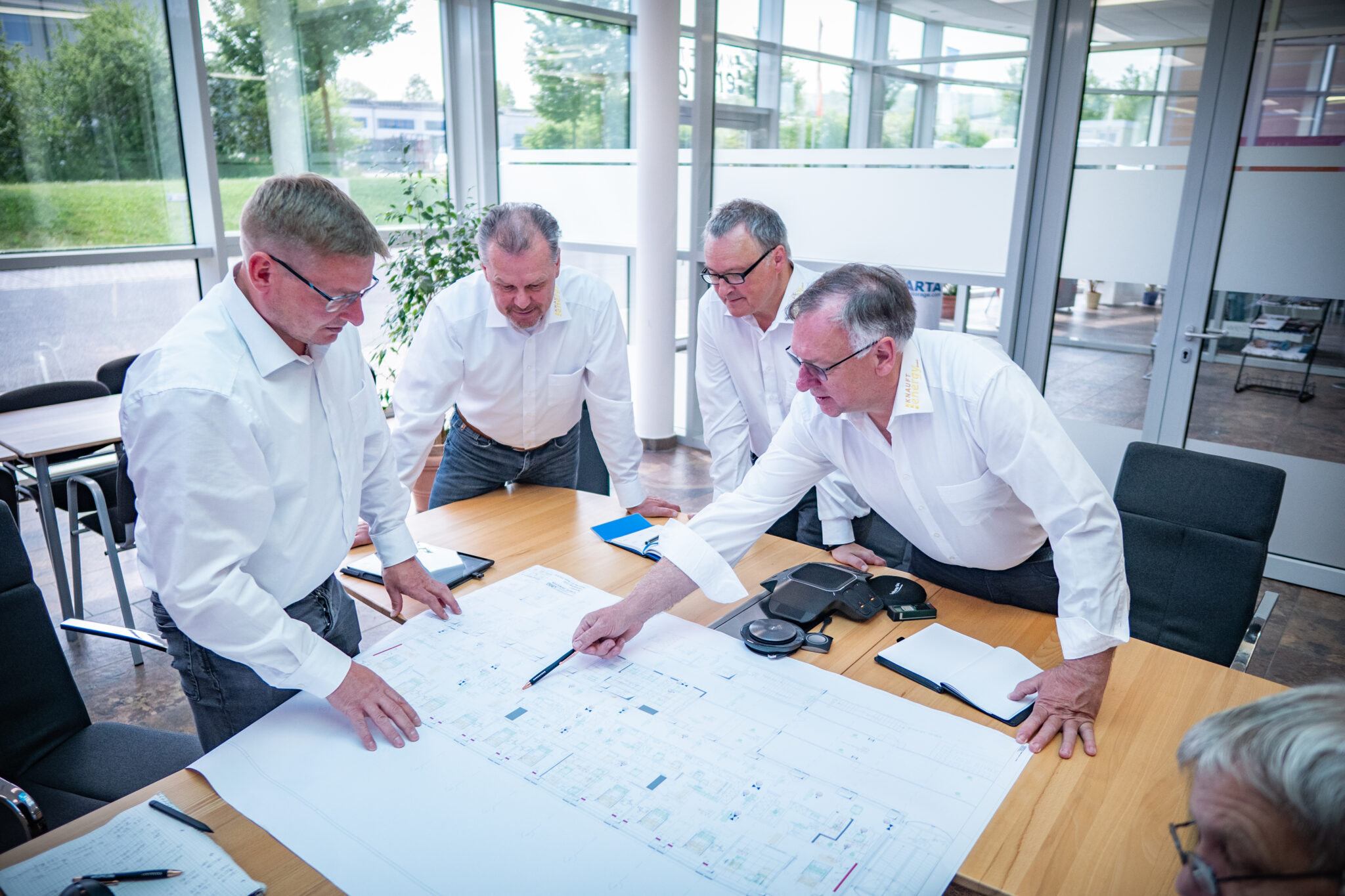 Discussion about construction plans in the office